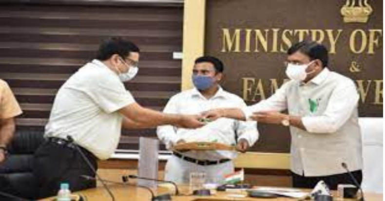Health Minister initiates the Green Ribbon programme to raise mental health awareness