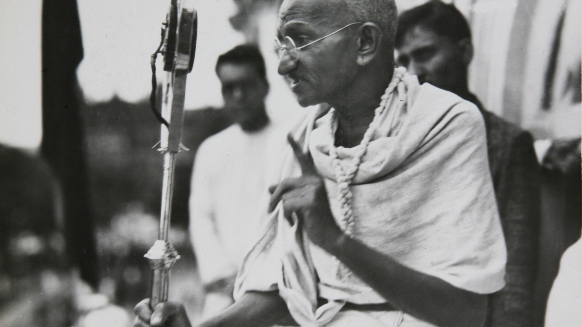 The Obsession of Gandhiji with Healthy Diet and Bowel Movement 