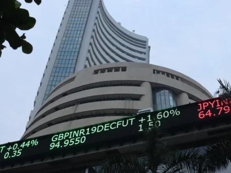On the heels of the Russia-Ukraine crisis, the Nifty fell below 16,300 points, and the Sensex plunged 2,700 points.