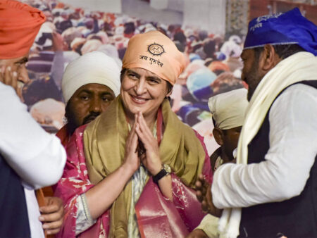 Political Leaders Visit Guru Ravidas temple in Varanasi to eye on the votes of the Dalits.