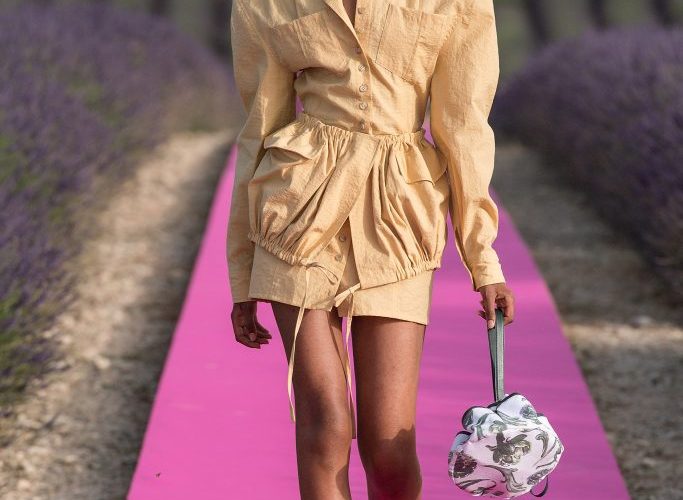Jacquemus ‘Le Splash’ 2022 Hits Off with An Actual Splas - Asiana Times
