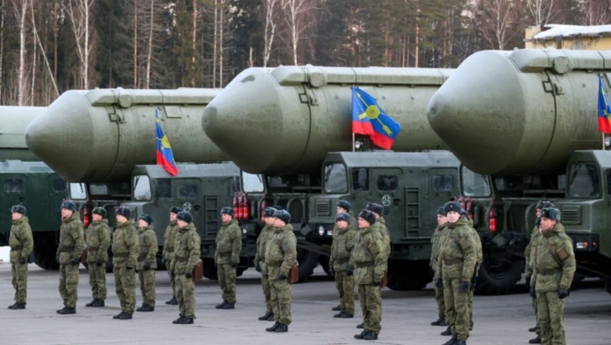Russia-Ukraine Update: Command structure for possible nuclear strikes?