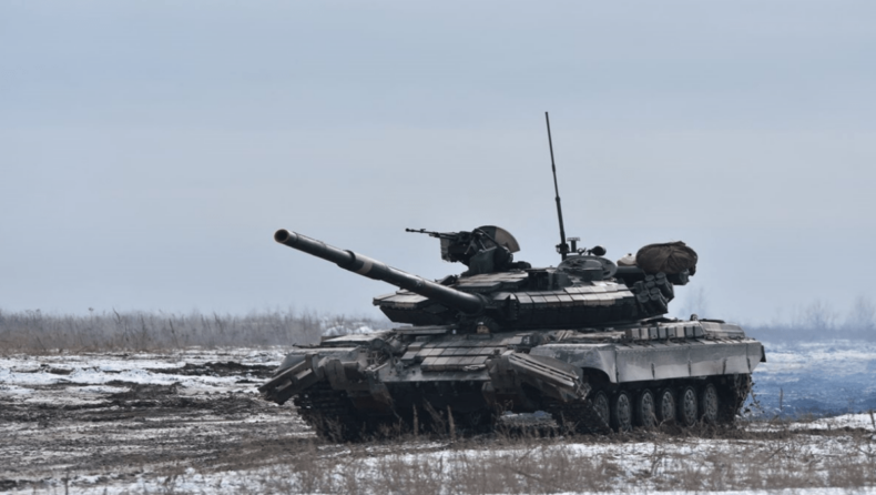 Russia fires long-range missiles towards a Ukrainian military air facility.