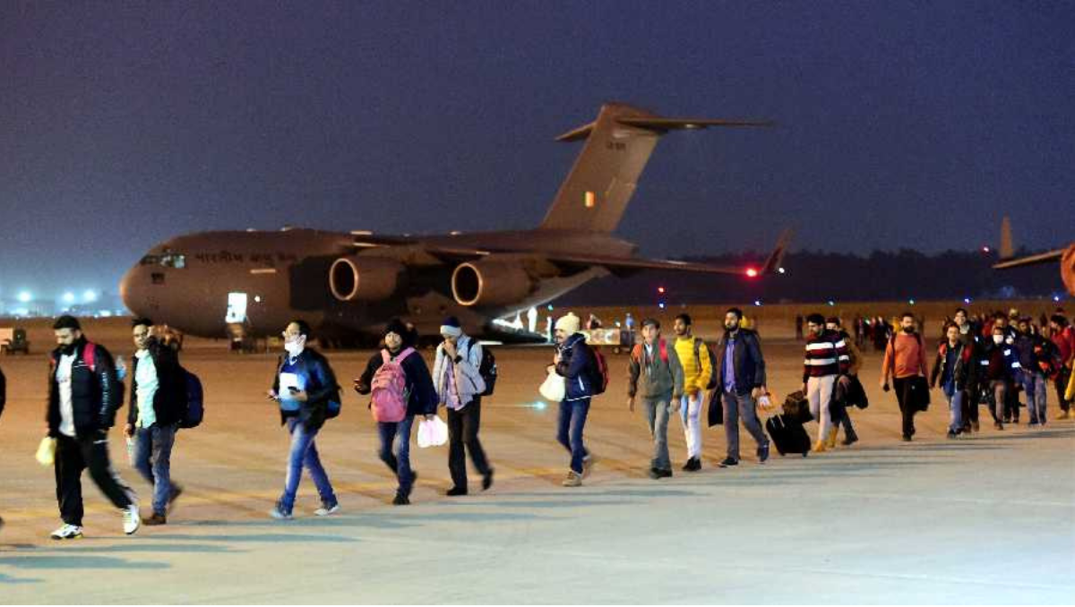 Evacuation of Indian Students from Ukraine’s Sumy carried by IAF flight lands in Delhi