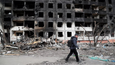 Russia bombs Mariupol School housing