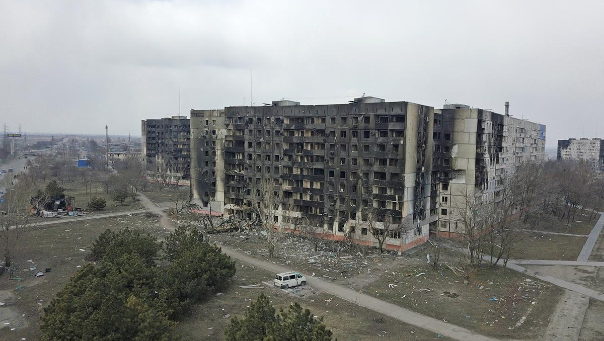 Russia bombs Mariupol School housing
