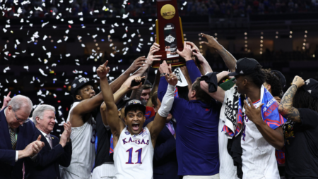 Kansas beats North Carolina, claims National Championship 2022