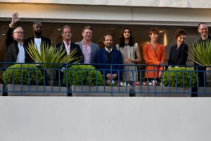 Deepika Padukone 's first appearance as a jury member at the Cannes 2022  - Asiana Times