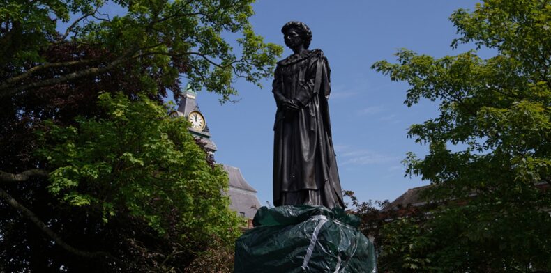 Controversial PM Thatcher’s statue egged within hours of installation   - Asiana Times