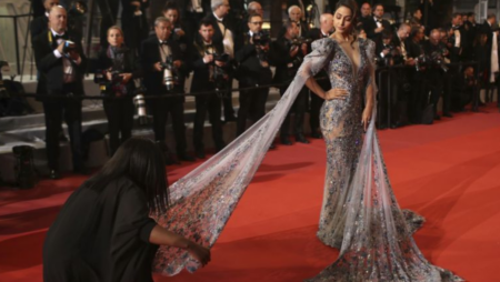 Hina Khan made her appearance in the Cannes film festival