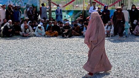 Taliban orders women to cover their face in public