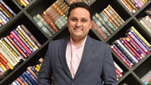 Amish Tripathi announces the ‘War of Lanka’ book launch, explaining the delay in publication.