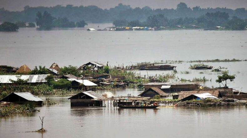 More than 500 families affected by the Assam floods, living on train tracks after losing everything  - Asiana Times