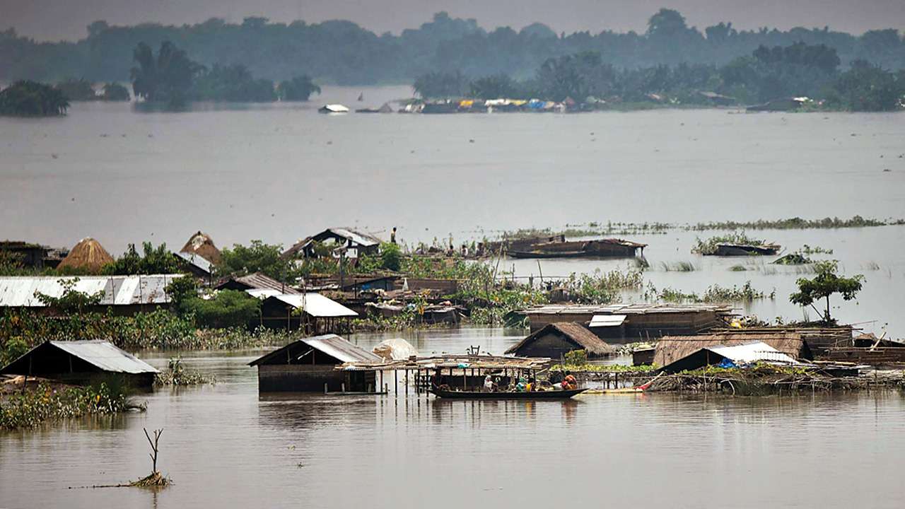 Assam flood’s forcing half a million North Indians to flee their submerged homes. - Asiana Times