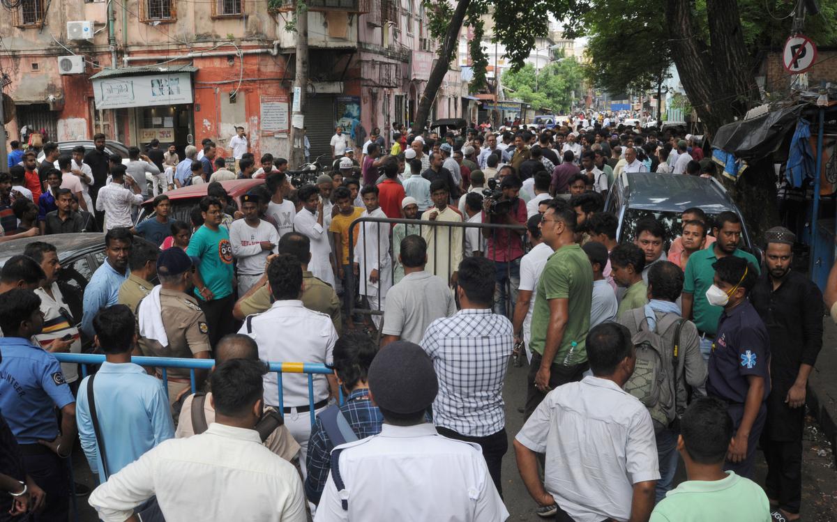 Woman killed in a mass shooting by a cop in the Park Circus area of Kolkata.  - Asiana Times