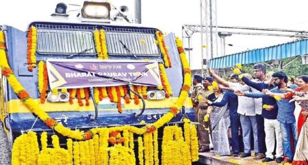 The Bharat Gaurav Scheme's first private rail service in India has finally been flagged off - Asiana Times