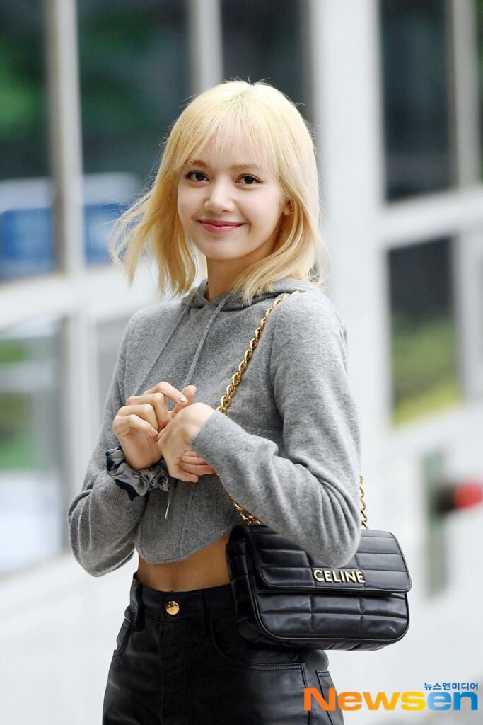 Blackpink Lisa to attend the CELINE Fashion Show in Paris! - Asiana Times