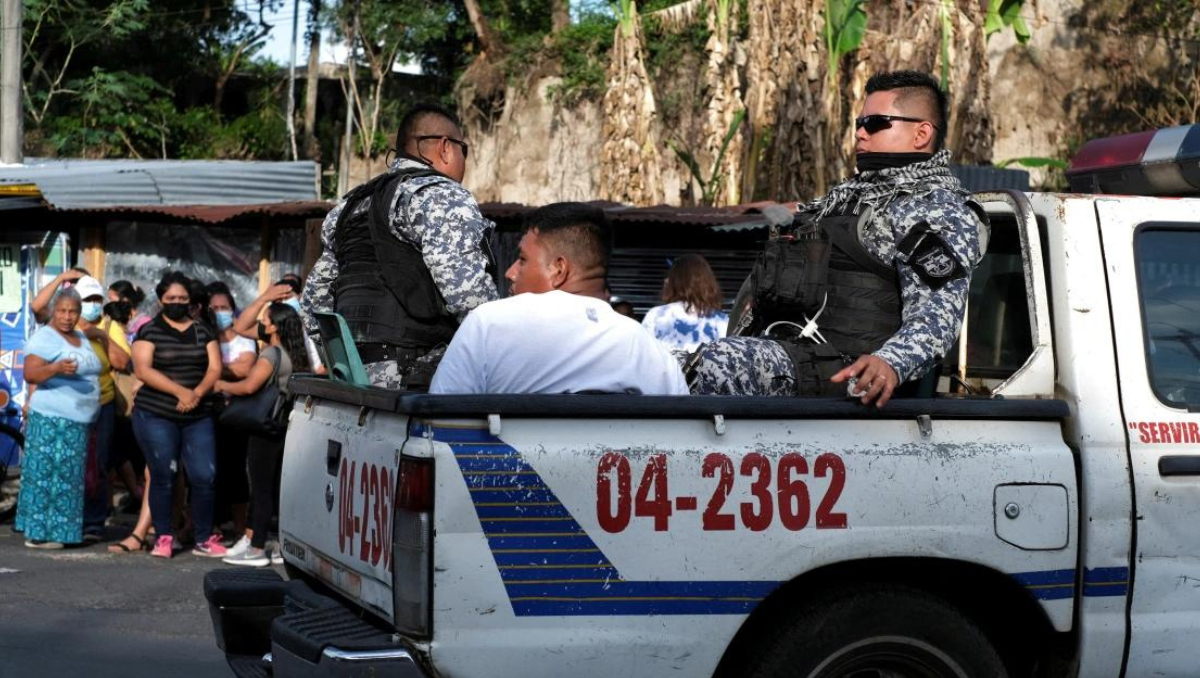 The El Salvadoran government is committing 'massive' human rights violations, Amnesty International reports