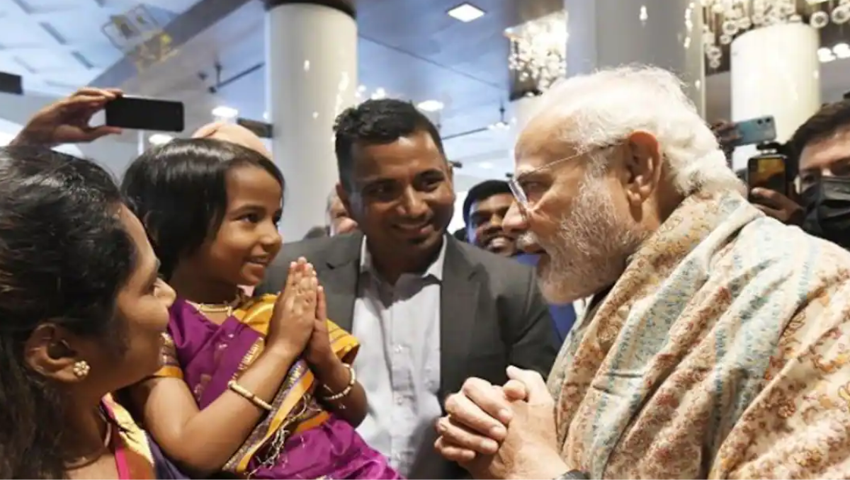 PM Modi`s visit to Germany: Indians embrace him warmly
