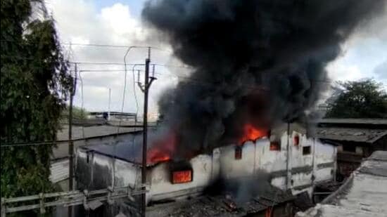 In Thane, a fire breaks out at a plastic godown; no one is injured