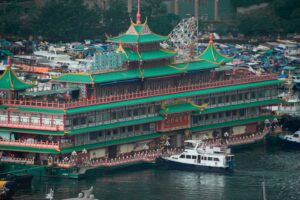Hong Kong: Iconic floating Jumbo restaurant sinks