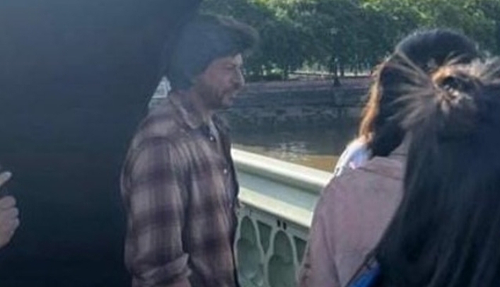 SRK's viral pic from the shoot of Dunki