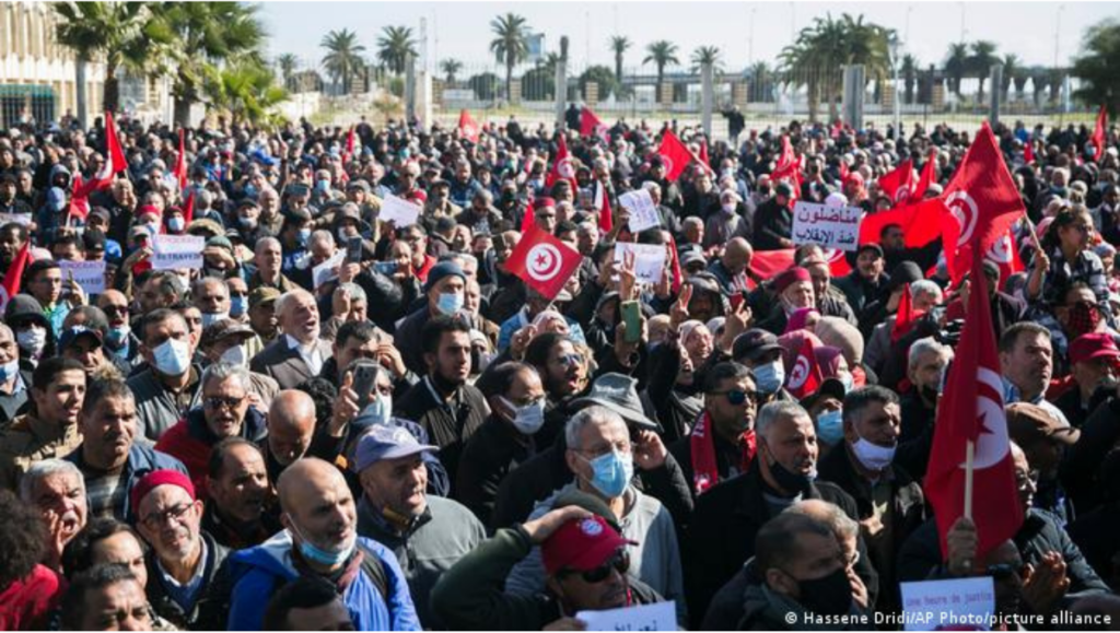 Tunisia: The new constitution can plunge the country into a democratic darkness 