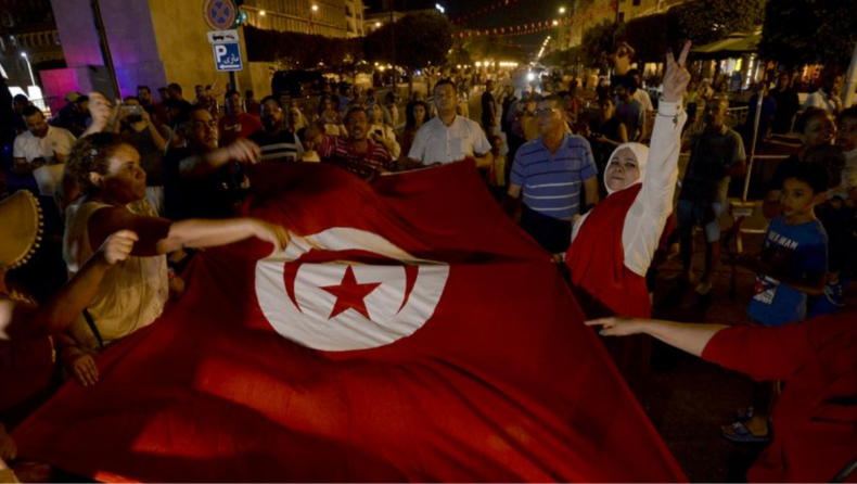New constitution supported by Tunisia, but turnout is low