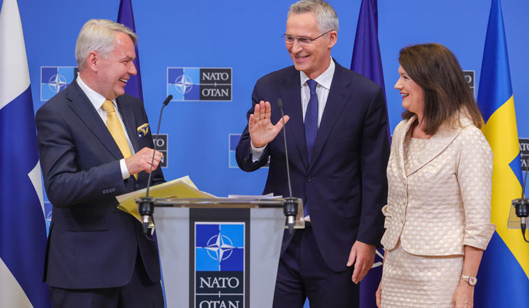 30 NATO allies sign Finland and Sweden's accession protocols - Asiana Times