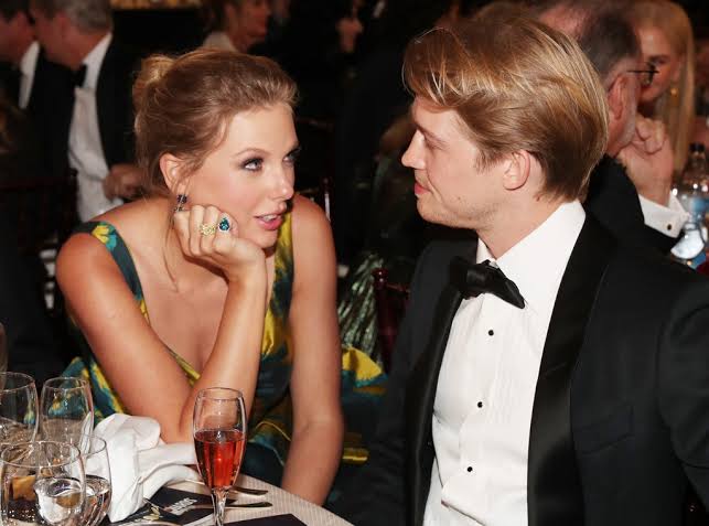 Taylor Swift and Joe Alwyn gets secretly engaged!-Reports - Asiana Times