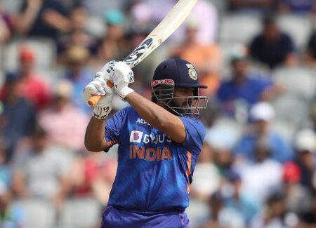 a good batting display by Rishabh Pant