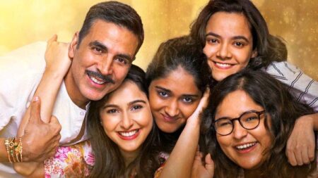 Aanand L Rai defends Akshay Kumar’s Raksha Bandhan as the film gets called 'regressive' - Asiana Times