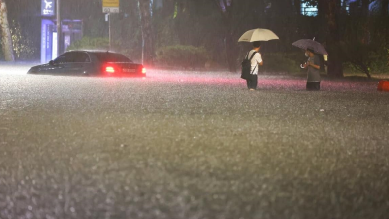 Eight died in Seoul floods amid the biggest rain in decades