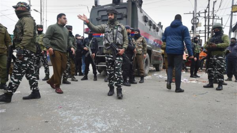Grenade attack in Jammu and Kashmir. Policemen and citizens injured