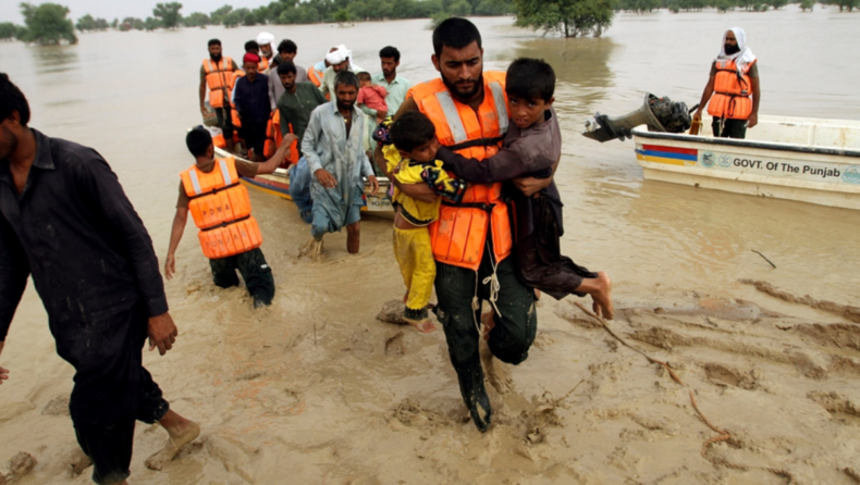 Pakistan flood: Third of the country 'under water'; over 1,000 dead