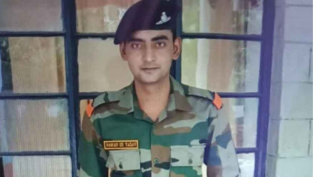 ARMY JAWAN THRASHED FOR NOT WEARING MASK.