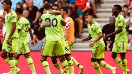 Manchester United defeats Southampton 1-0 at St. Mary’s