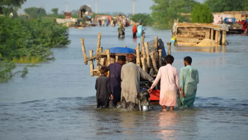 Pakistan 'overwhelming' floods