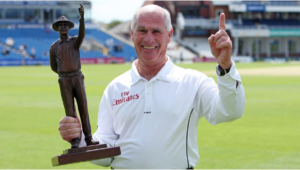 Umpire Rudi Koertzen dies in a car crash