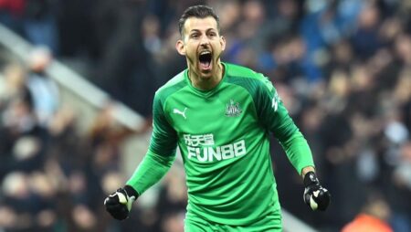 Manchester United sign Martin Dúbravka on loan from Newcastle