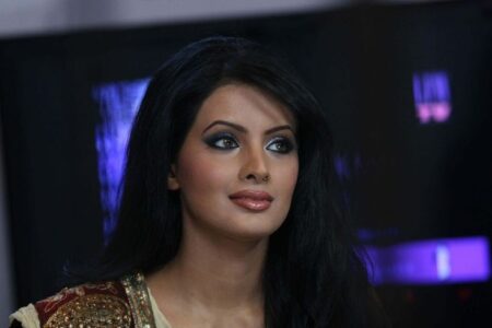 After 6 years Geeta Basra's sensational comeback .