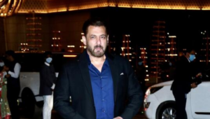 Salman Khan spotted in Bulletproof car after death threat 