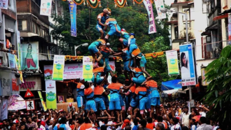 Janmashtami rings in the usual festivities as well as a declaration of Dahi Handi as an official sport - Asiana Times