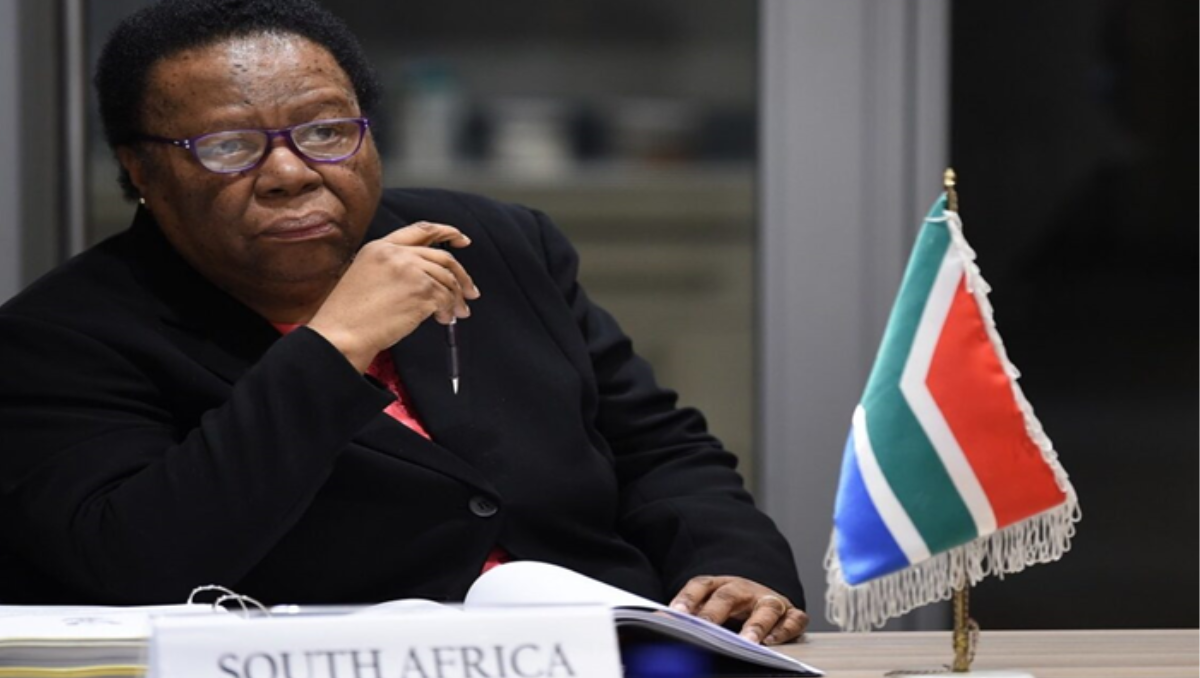 Naledi Pandor says South Africa shall not be forced to take sides in Ukraine-Russia Conflict