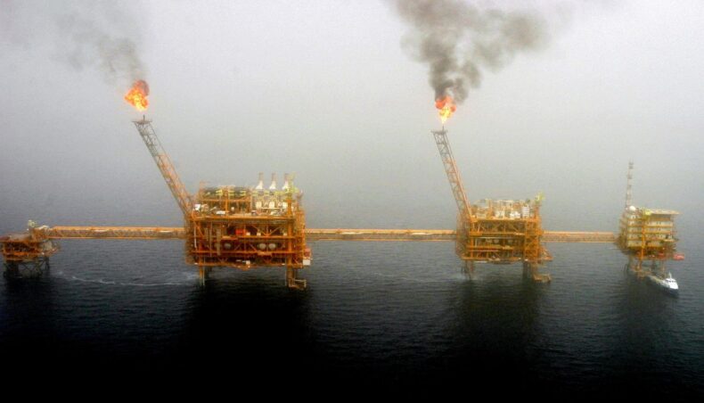 U.S. presents new oil sanctions to Iran, includes Chinese and UAE firms