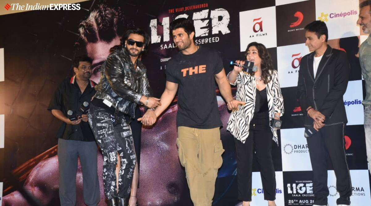 Vijay Devarakonda wore chappals worth  ₹199 in the Mumbai trailer launch event - Asiana Times