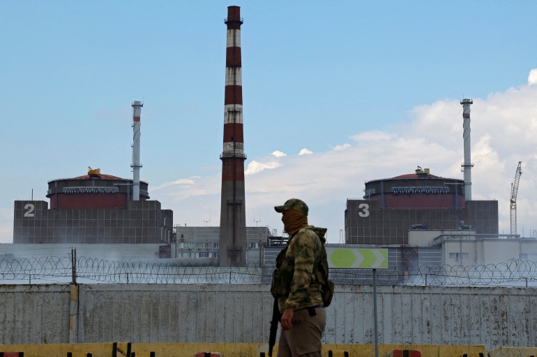 UN inspectors move towards Ukraine nuclear facility in war-zone