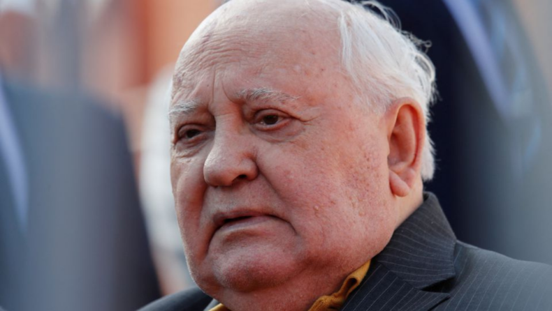 West mourns Gorbachev the peacemaker, Russia recalls his failures