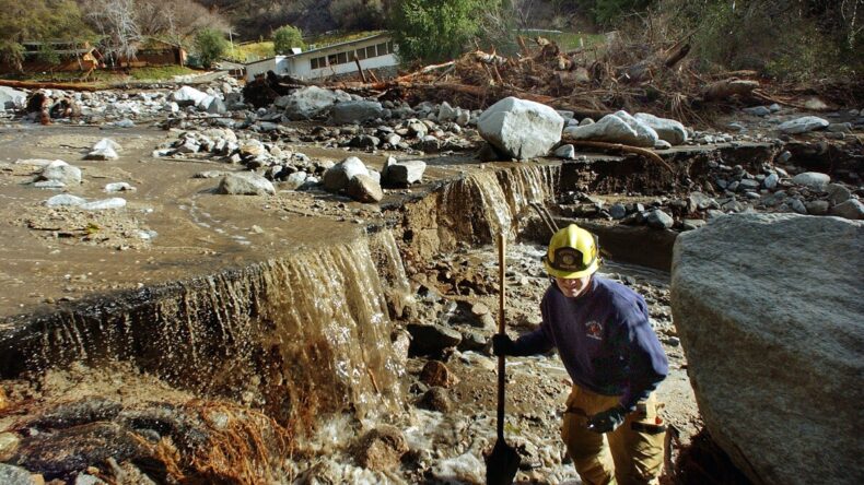 <strong>Mudslides cause damage and destruction in Southern California</strong> - Asiana Times