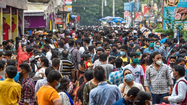 Pre-Covid crowds return in puja, but not the business, claimed by local traders in Kolkata. - Asiana Times